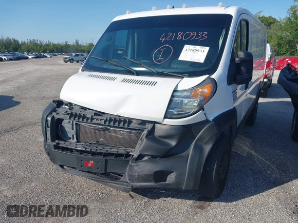 2017 Ram ProMaster Cargo z VIN 3C6TRVAG9HE546267, wystawiony jako IAAI lot #42180933 z przebiegiem 78 805 mil mil oraz . Historia ofert i sprzedaży dostępna na DreamBid. Obrazek 6.