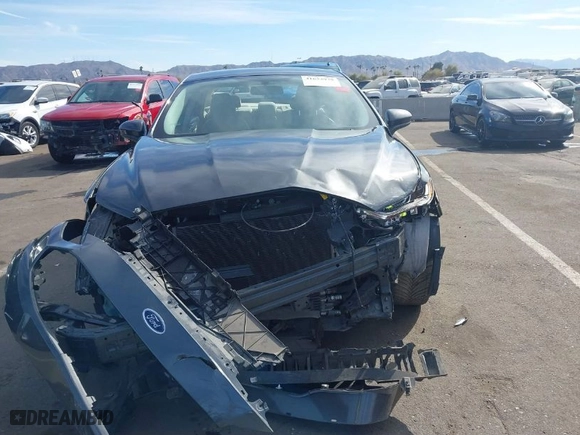 2018 Ford Fusion Hybrid SE with VIN 3FA6P0LU0JR274195, listed as a IAAI auction lot 41633979 with NaN miles. Bid and sale history available at carsss.com. Image 17.