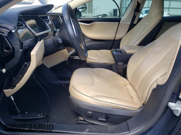2013 Tesla Model S Performance с VIN 5YJSA1DP1DFP04055, выставлен на аукционе Copart как лот 57418615 с пробегом Не указан миль и Списание • Salvage title. История ставок и продаж доступна на DreamBid. Изображение 7.