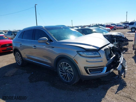2019 Lincoln Nautilus Reserve with VIN 2LMPJ6L96KBL31417, listed as a IAAI auction lot 41415040 with NaN miles. Bid and sale history available at carsss.com. Image 13.