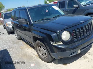 2014 Jeep Patriot Altitude with VIN 1C4NJPBA1ED645323, listed as a IAAI auction lot 41994145 with 177,798 mi miles and . Bid and sale history available at carsss.com. Image 1.