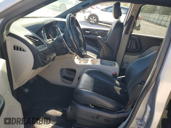 2018 Dodge Grand Caravan SXT z VIN 2C4RDGCG5JR307118, wystawiony jako Copart lot #53602125 z przebiegiem 119 846 mil mil oraz Szkoda całkowita • Salvage title. Historia ofert i sprzedaży dostępna na DreamBid. Obrazek 7.