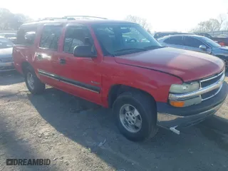 2000 Chevrolet Suburban LS with VIN 3GNEC16T5YG100341, listed as a IAAI auction lot 41900501 with 256,073 mi miles. Bid and sale history available at carsss.com. Image 1.