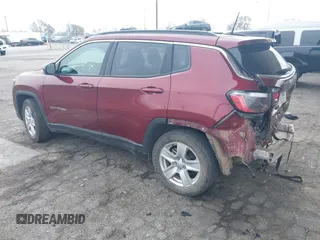 2022 Jeep Compass Latitude with VIN 3C4NJCBB8NT218393, listed as a IAAI auction lot 41712944 with 32,772 mi miles and . Bid and sale history available at carsss.com. Image 3.