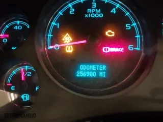 2007 Chevrolet Silverado 1500 LT w/1LT with VIN 3GCEK13M57G510256, listed as a IAAI auction lot 41690398 with 256,980 mi miles. Bid and sale history available at carsss.com. Image 7.