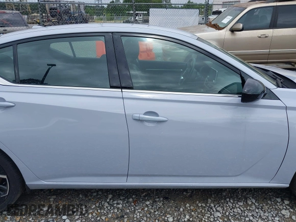 2024 Nissan Altima SR z VIN 1N4BL4CV1RN395164, wystawiony jako IAAI lot #42374057 z przebiegiem 23 743 mil mil oraz . Historia ofert i sprzedaży dostępna na DreamBid. Obrazek 13.