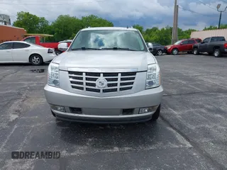 2010 Cadillac Escalade Luxury z VIN 1GYUKBEF9AR257170, wystawiony jako IAAI lot #42345631 z przebiegiem 206 653 mil mil oraz . Historia ofert i sprzedaży dostępna na DreamBid. Obrazek 12.