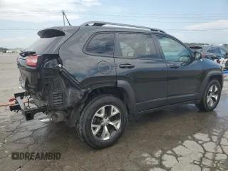 2014 Jeep Cherokee Trailhawk z VIN 1C4PJMBS2EW237725, wystawiony jako Copart lot #62666745 z przebiegiem 130 709 mil mil oraz Szkoda całkowita • Salvage title. Historia ofert i sprzedaży dostępna na DreamBid. Obrazek 3.