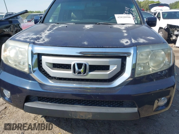 2011 Honda Pilot EX-L with VIN 5FNYF4H53BB100669, listed as a IAAI auction lot 42028998 with 137,215 mi miles. Bid and sale history available at carsss.com. Image 12.