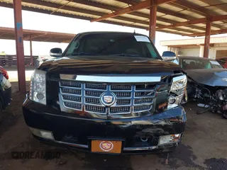 2009 Cadillac Escalade z VIN 1GYFC23269R251960, wystawiony jako IAAI lot #41993963 z przebiegiem 164 055 mil mil oraz . Historia ofert i sprzedaży dostępna na DreamBid. Obrazek 6.