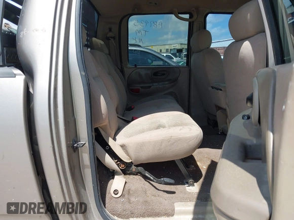 2003 Ford F-150 XLT with VIN 1FTRW08653KA87935, listed as a IAAI auction lot 42101353 with 1 mi miles. Bid and sale history available at carsss.com. Image 8.