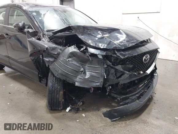2024 Mazda CX-30 2.5 S with VIN 3MVDMBAM0RM721141, listed as a IAAI auction lot 40984709 with 870 mi miles. Bid and sale history available at carsss.com. Image 6.