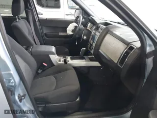 2008 Mercury Mariner with VIN 4M2CU81Z88KJ28011, listed as a IAAI auction lot 41530523 with 89,518 mi miles. Bid and sale history available at carsss.com. Image 5.