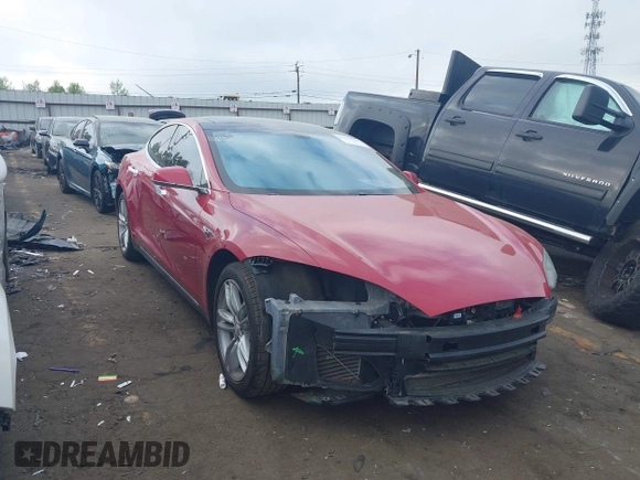 2013 Tesla Model S with VIN 5YJSA1CN1DFP09756, listed as a IAAI auction lot 41921720 with 94,770 mi miles. Bid and sale history available at carsss.com. Image 1.