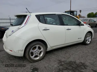 2011 Nissan LEAF SL with VIN JN1AZ0CP1BT003531, listed as a Copart auction lot 45995125 with 32,001 mi miles and Clean Title. Bid and sale history available at carsss.com. Image 3.