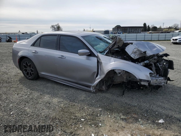 2018 Chrysler 300 with VIN 2C3CCAGG8JH300481, listed as a Copart auction lot 44997835 with 0 mi miles and Salvage Title. Bid and sale history available at carsss.com. Image 4.