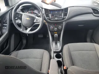 2021 Chevrolet Trax LS z VIN KL7CJKSB7MB331458, wystawiony jako Copart lot #61146094 z przebiegiem 51 419 mil mil oraz Nie do naprawy • Non repairable. Historia ofert i sprzedaży dostępna na DreamBid. Obrazek 8.