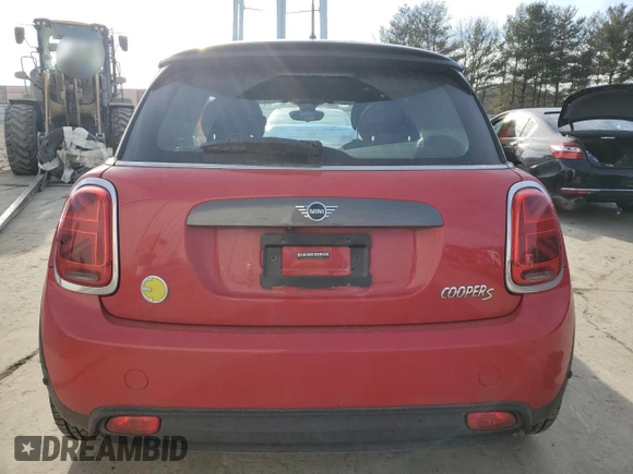 2021 MINI Hardtop Cooper SE with VIN WMWXP3C09M2N65958, listed as a Copart auction lot 46469535 with 25,778 mi miles and Salvage Title. Bid and sale history available at DreamBid. Image 6.
