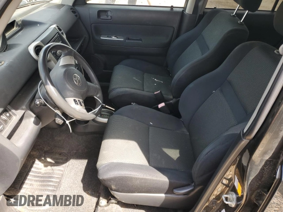 2006 Scion xB z VIN JTLKT324864112228, wystawiony jako Copart lot #53799295 z przebiegiem 145 024 mil mil oraz Szkoda całkowita • Salvage title. Historia ofert i sprzedaży dostępna na DreamBid. Obrazek 7.