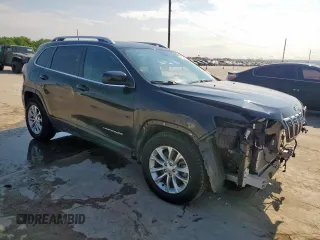 2019 Jeep Cherokee Latitude z VIN 1C4PJLCB7KD332961, wystawiony jako Copart lot #60554635 z przebiegiem 56 024 mil mil oraz Szkoda całkowita • Salvage title. Historia ofert i sprzedaży dostępna na DreamBid. Obrazek 4.
