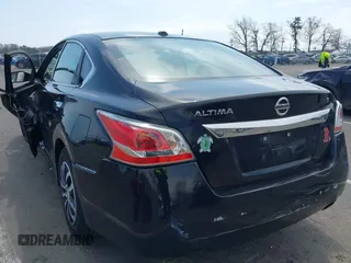 2015 Nissan Altima 2.5 S with VIN 1N4AL3AP7FN891964, listed as a IAAI auction lot 42011031 with 133,863 mi miles. Bid and sale history available at carsss.com. Image 3.