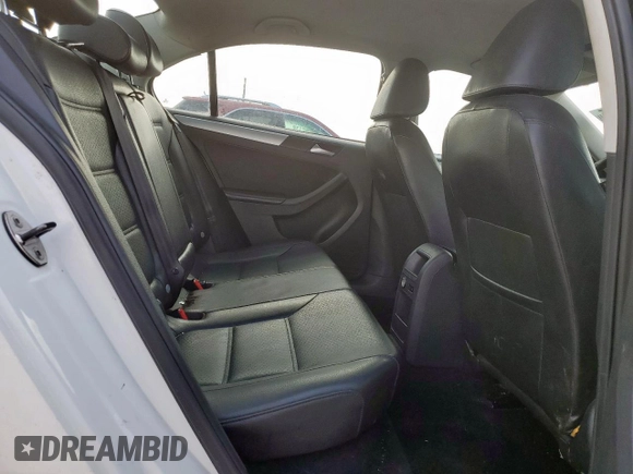 2013 Volkswagen Jetta SE with VIN 3VWDX7AJ5DM445332, listed as a Copart auction lot 58622645 with 241,388 mi miles and Clean title. Bid and sale history available at DreamBid. Image 10.
