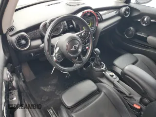 2015 MINI Hardtop S z VIN WMWXP7C53F2A34814, wystawiony jako Copart lot #52589615 z przebiegiem 84 837 mil mil oraz Szkoda całkowita • Salvage title. Historia ofert i sprzedaży dostępna na DreamBid. Obrazek 8.