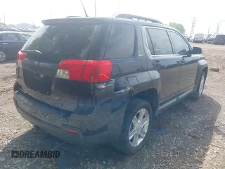 2011 GMC Terrain SLT-1 z VIN 2CTALUEC7B6272095, wystawiony jako IAAI lot #42210009 z przebiegiem 200 210 mil mil oraz . Historia ofert i sprzedaży dostępna na DreamBid. Obrazek 4.