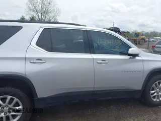 2019 Chevrolet Traverse LT Cloth with VIN 1GNERGKW6KJ114174, listed as a IAAI auction lot 42104133 with 135,410 mi miles. Bid and sale history available at carsss.com. Image 14.