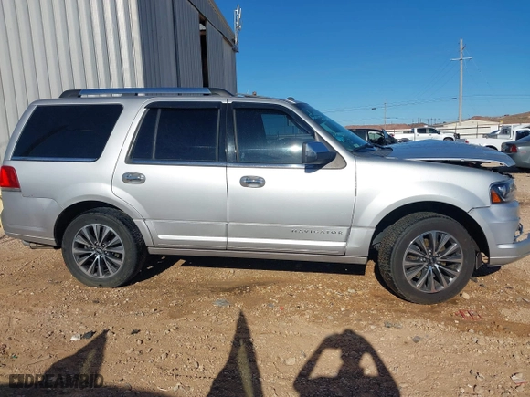 2016 Lincoln Navigator Select with VIN 5LMJJ2HT6GEL08923, listed as a IAAI auction lot 41663454 with 126,199 mi miles. Bid and sale history available at carsss.com. Image 13.
