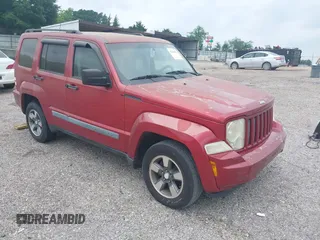 2008 Jeep Liberty Sport z VIN 1J8GP28KX8W235065, wystawiony jako IAAI lot #42254469 z przebiegiem 197 042 mil mil oraz . Historia ofert i sprzedaży dostępna na DreamBid. Obrazek 1.