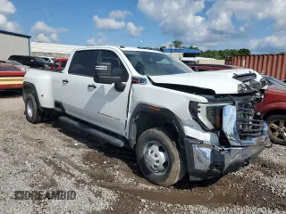 2024 GMC Sierra 3500HD Pro z VIN 1GT49SEY2RF143785, wystawiony jako Copart lot #58079414 z przebiegiem 82 402 mil mil oraz Szkody całkowita. Historia ofert i sprzedaży dostępna na DreamBid. Obrazek 4.