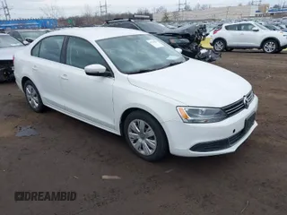 2013 Volkswagen Jetta Sedan SE with VIN 3VWDP7AJ2DM296698, listed as a IAAI auction lot 41715567 with 24,889 mi miles. Bid and sale history available at carsss.com. Image 1.