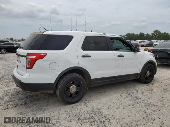 2015 Ford Utility Police Interceptor with VIN 1FM5K8AR7FGC66770, listed as a Copart auction lot 61900984 with 278,249 mi miles and Salvage Title. Bid and sale history available at carsss.com. Image 3.