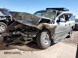 2003 Chevrolet Suburban LT with VIN 3GNGK26U33G203907, listed as a Copart auction lot 46903905 with 318,022 mi miles and Salvage Title. Bid and sale history available at carsss.com. Image 1.