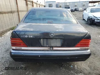 1993 Mercedes-Benz 500 z VIN WDBGA51E3PA109767, wystawiony jako Copart lot #44822475 z przebiegiem 143 190 mil mil oraz Tytuł czysty. Historia ofert i sprzedaży dostępna na DreamBid. Obrazek 6.