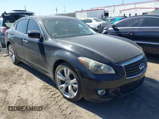 2013 Infiniti M with VIN JN1BY1AR2DM603389, listed as a IAAI auction lot 41753737 with 163,463 mi miles. Bid and sale history available at carsss.com. Image 1.