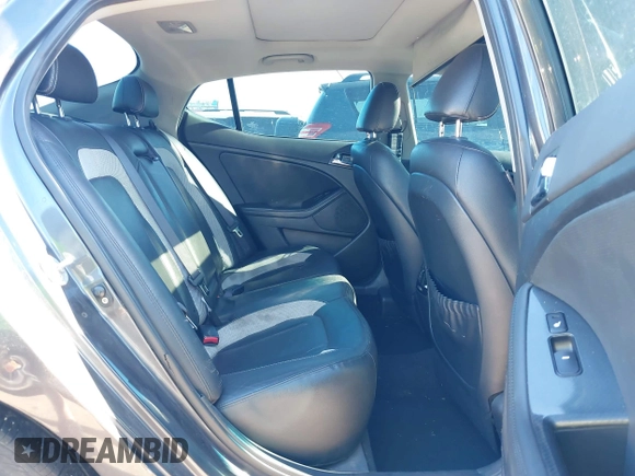 2011 Kia Optima SX z VIN KNAGR4A60B5126988, wystawiony jako IAAI lot #42313244 z przebiegiem 152 661 mil mil oraz . Historia ofert i sprzedaży dostępna na DreamBid. Obrazek 8.