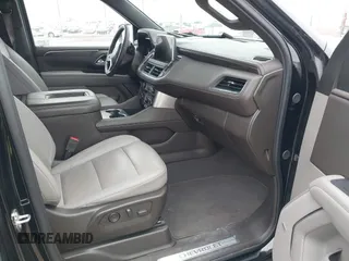 2024 Chevrolet Suburban LT z VIN 1GNSKCKD1RR242476, wystawiony jako IAAI lot #41577855 z przebiegiem 24 285 mil mil oraz . Historia ofert i sprzedaży dostępna na DreamBid. Obrazek 5.