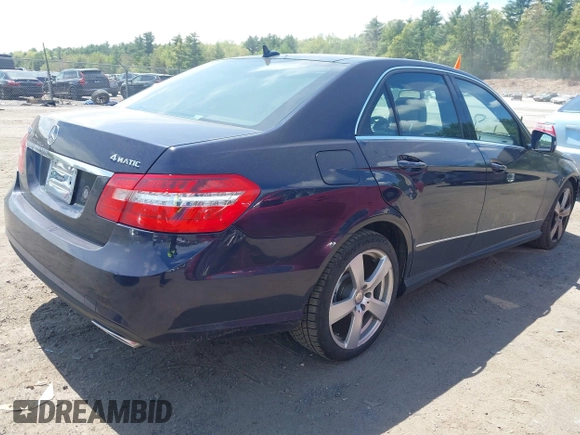 2010 Mercedes-Benz E 350 Luxury z VIN WDDHF8HB7AA114536, wystawiony jako IAAI lot #42237304 z przebiegiem 117 125 mil mil oraz . Historia ofert i sprzedaży dostępna na DreamBid. Obrazek 4.