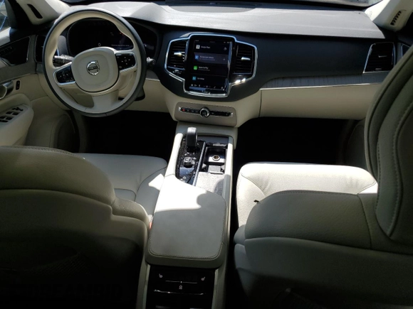 2025 Volvo XC90 Plus with VIN YV4062PEXS1335353, listed as a Copart auction lot 62698635 with 3,168 mi miles and Salvage title. Bid and sale history available at DreamBid. Image 8.