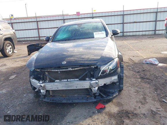2018 Mercedes-Benz E-Class E 300 with VIN WDDZF4JB0JA299018, listed as a IAAI auction lot 41364406 with 89,697 mi miles. Bid and sale history available at carsss.com. Image 13.