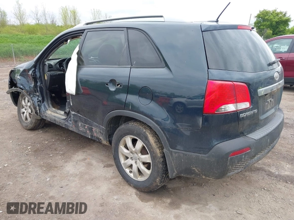 2013 Kia Sorento LX with VIN 5XYKTCA67DG405003, listed as a IAAI auction lot 42253887 with 197,093 mi miles and . Bid and sale history available at DreamBid. Image 3.