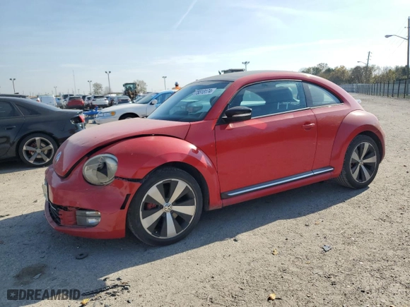 2012 Volkswagen Beetle 2.0T Turbo PZEV with VIN 3VWVA7AT5CM645469, listed as a Copart auction lot 78313174 with 136,859 mi miles and Salvage Title. Bid and sale history available at carsss.com. Image 1.