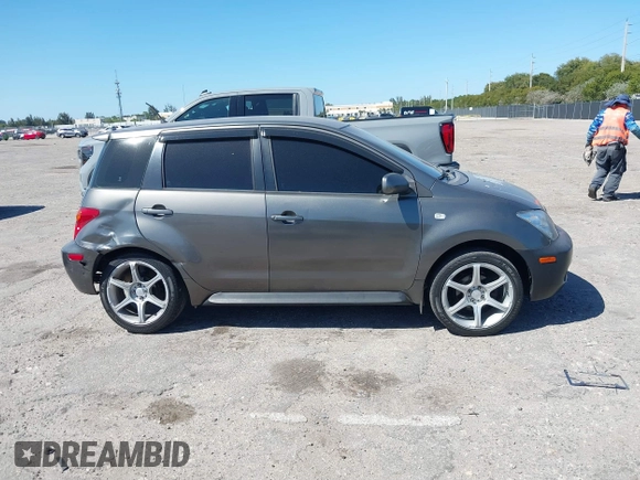 2005 Scion xA z VIN JTKKT624450127059, wystawiony jako IAAI lot #41828241 z przebiegiem 173 352 mil mil oraz . Historia ofert i sprzedaży dostępna na DreamBid. Obrazek 13.