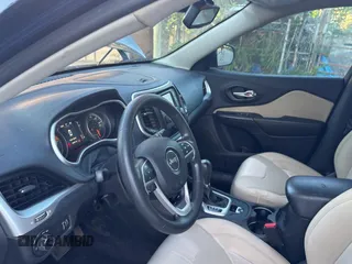 2016 Jeep Cherokee Altitude with VIN 1C4PJLAS7GW208431, listed as a Copart auction lot 61501525 with 126,107 mi miles and Salvage title. Bid and sale history available at DreamBid. Image 9.