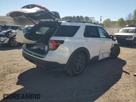 2025 Ford Explorer ST-Line with VIN 1FMUK7KH9SGA88477, listed as a Copart auction lot 49815455 with 3,822 mi miles and Salvage title. Bid and sale history available at DreamBid. Image 3.