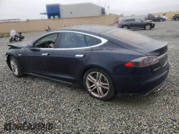 2013 Tesla Model S с VIN 5YJSA1CN5DFP13664, выставлен на аукционе Copart как лот 48177805 с пробегом 116 268 миль миль и Списание • Salvage title. История ставок и продаж доступна на DreamBid. Изображение 2.