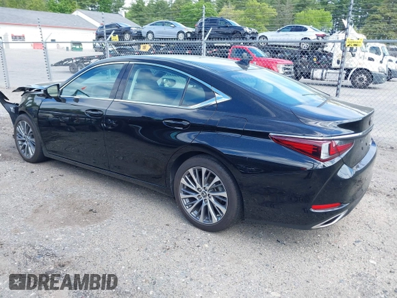 2019 Lexus ES 350 with VIN 58ABZ1B16KU042893, listed as a IAAI auction lot 42288578 with 13,765 mi miles and . Bid and sale history available at DreamBid. Image 3.