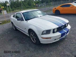 2006 Ford Mustang GT Deluxe with VIN 1ZVFT82H365250974, listed as a IAAI auction lot 42718000 with 130,936 mi miles and . Bid and sale history available at DreamBid. Image 1.